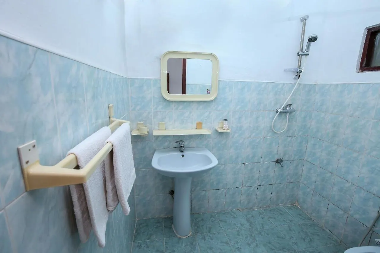 Oyo 436 Sandakelum Tourist Guest House Kandy 3*,