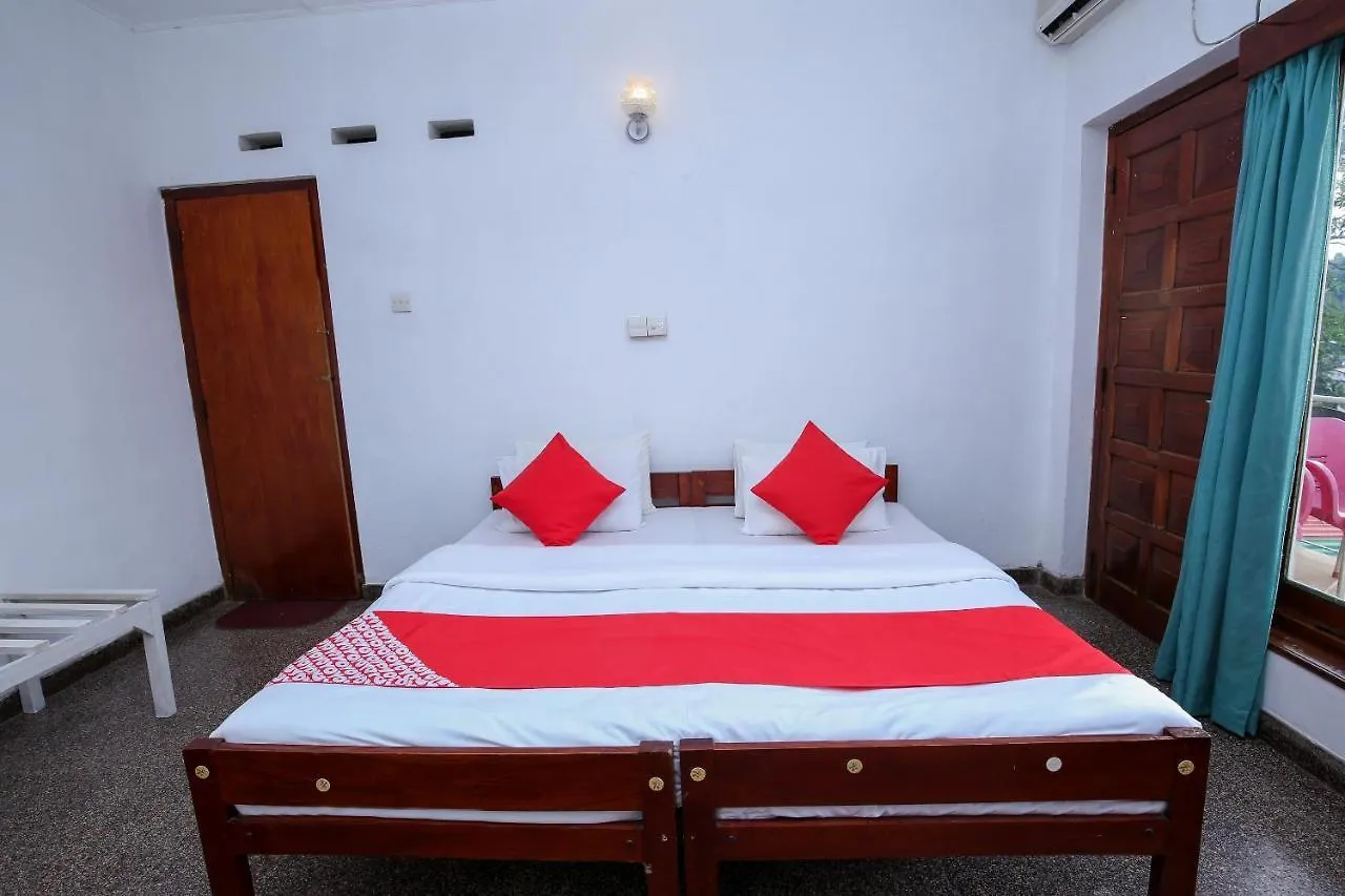 Hotel Oyo 436 Sandakelum Tourist Guest House Kandy