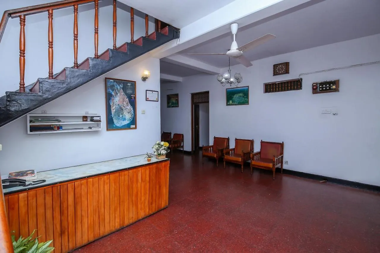 Hotel Oyo 436 Sandakelum Tourist Guest House Kandy